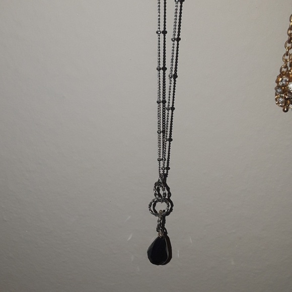 NWT *Ships today Crystal and triple hoops Necklace - Picture 4 of 4